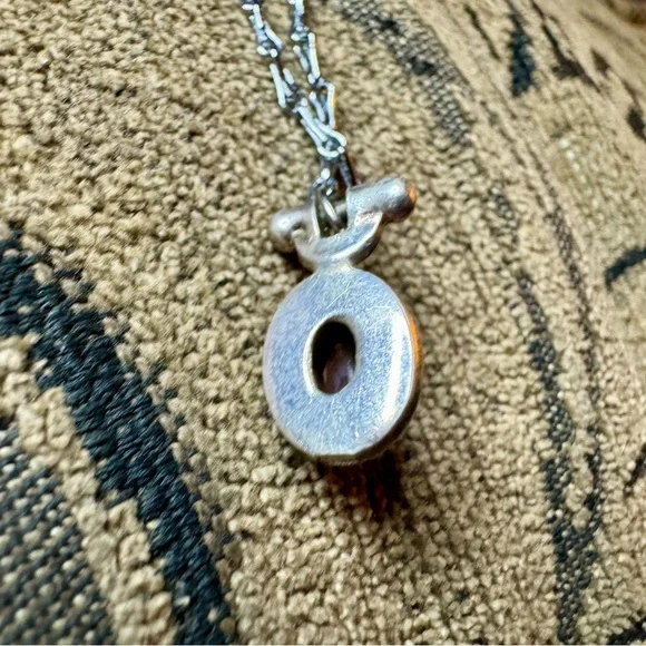 Amethyst and silver pendant with chain. - Picture 5 of 6